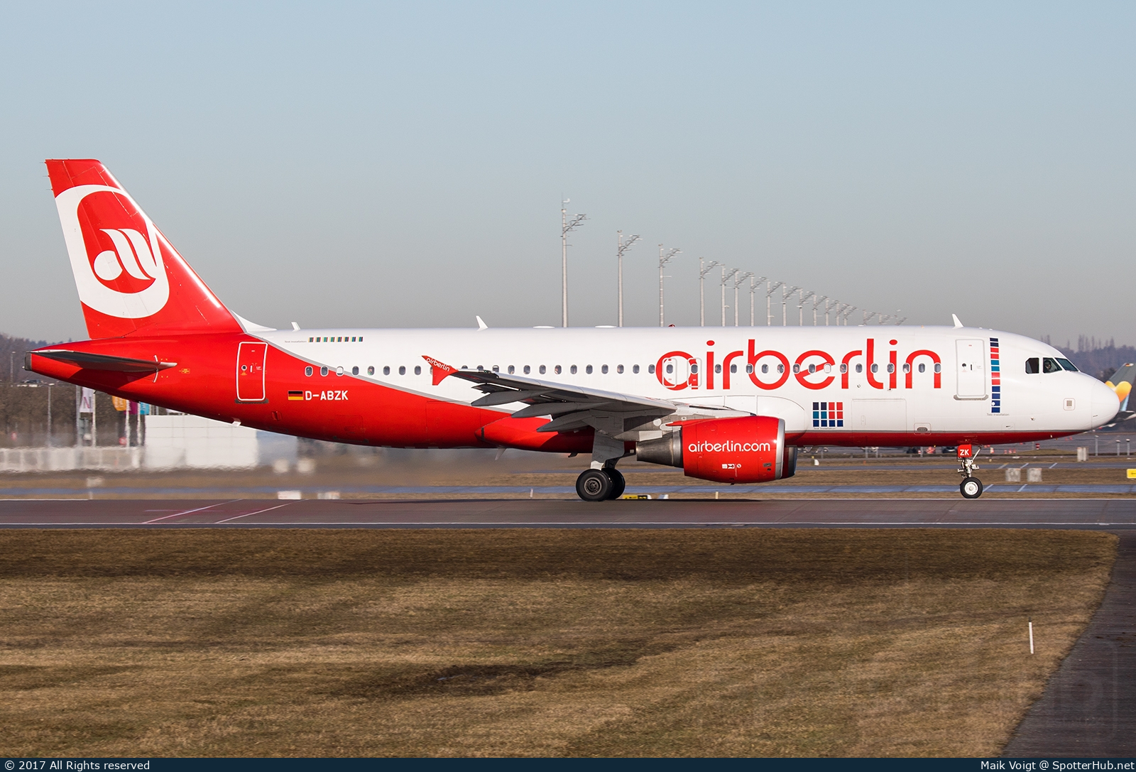 Photo of D-ABZK - Airbus A320-216 operated by Air Berlin
