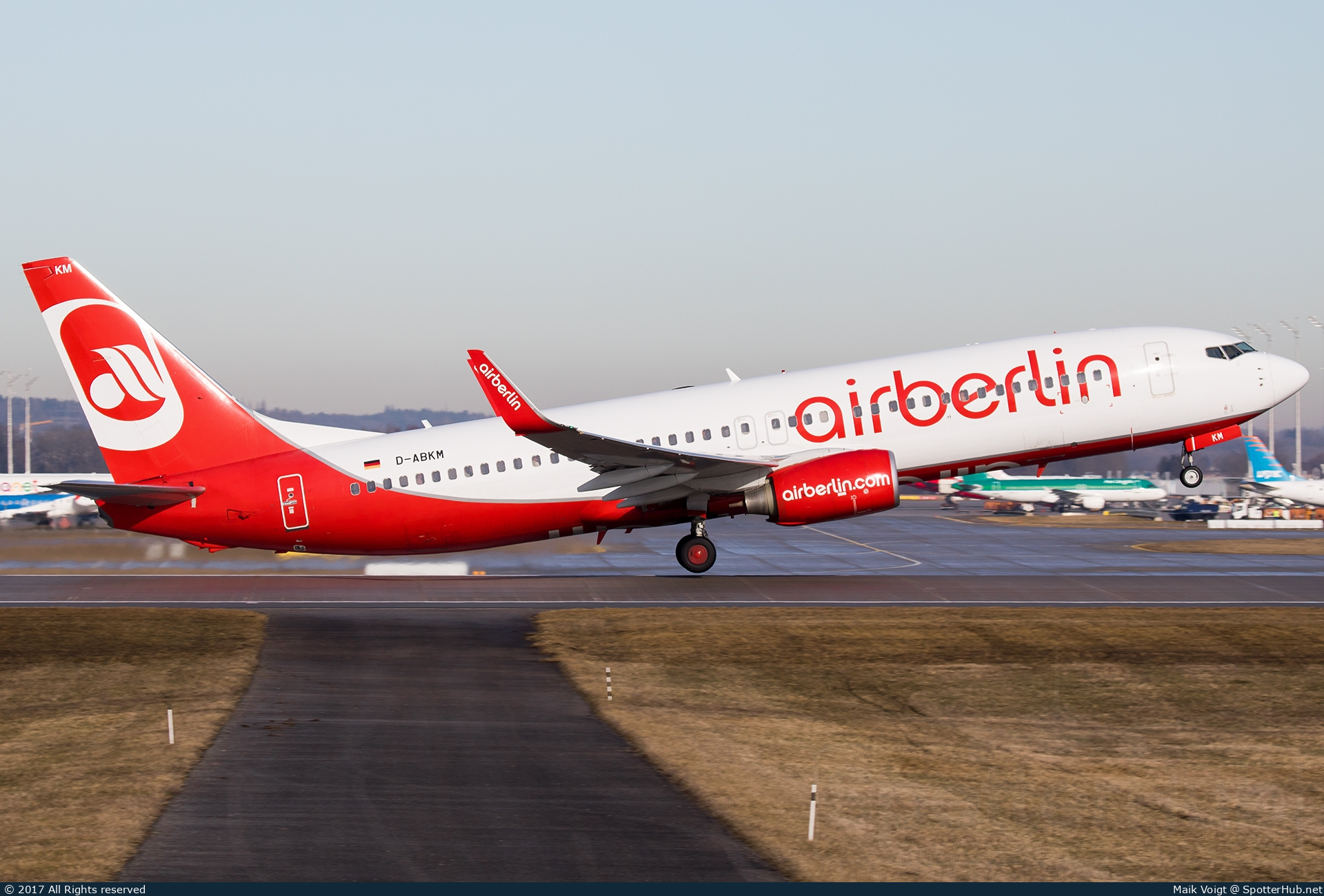Photo of D-ABKM - Boeing 737-86J operated by Air Berlin (opb TUIfly)