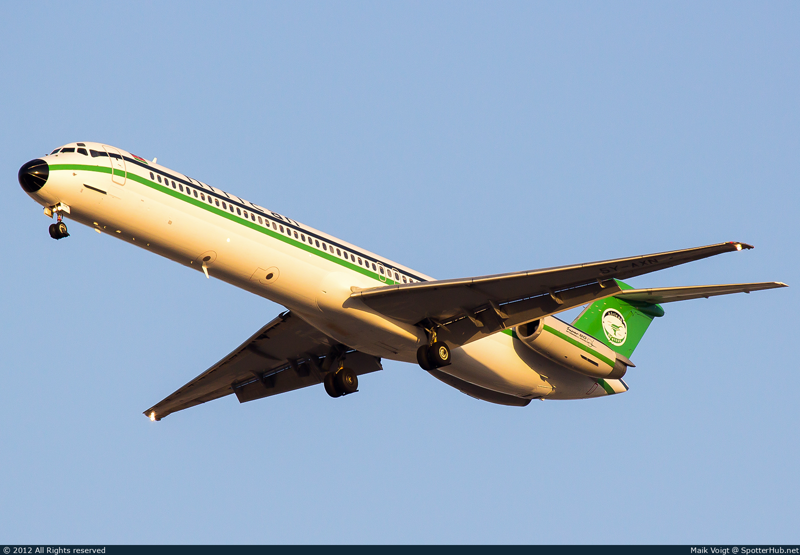 Photo of 5Y-AXN - McDonnell Douglas MD-82 operated by African Express Airways