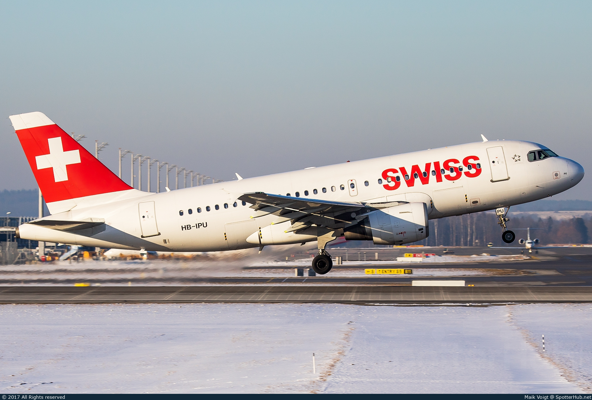 Photo of HB-IPU - Airbus A319-112 operated by Swiss International Air Lines