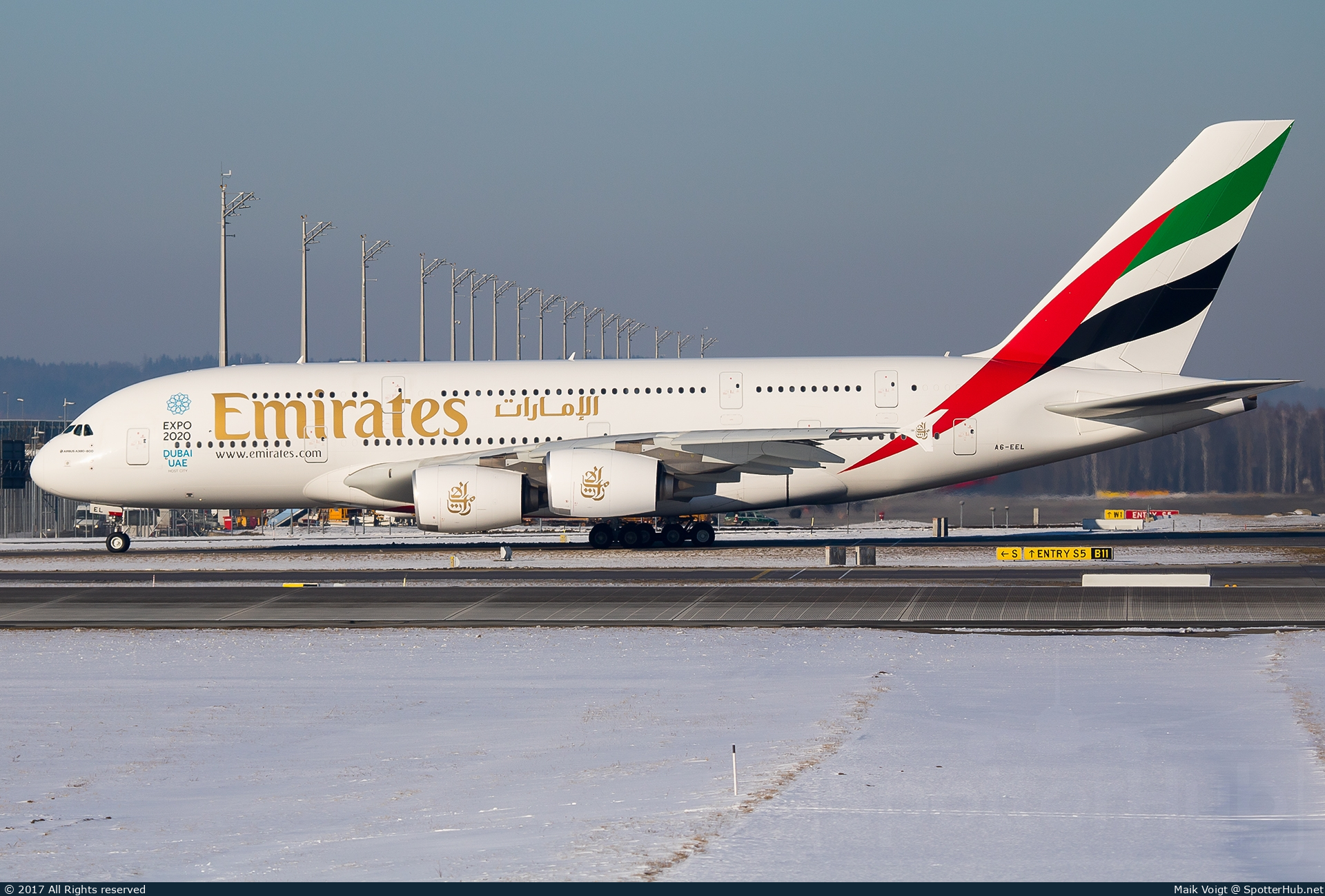 Photo of A6-EEL - Airbus A380-861 operated by Emirates