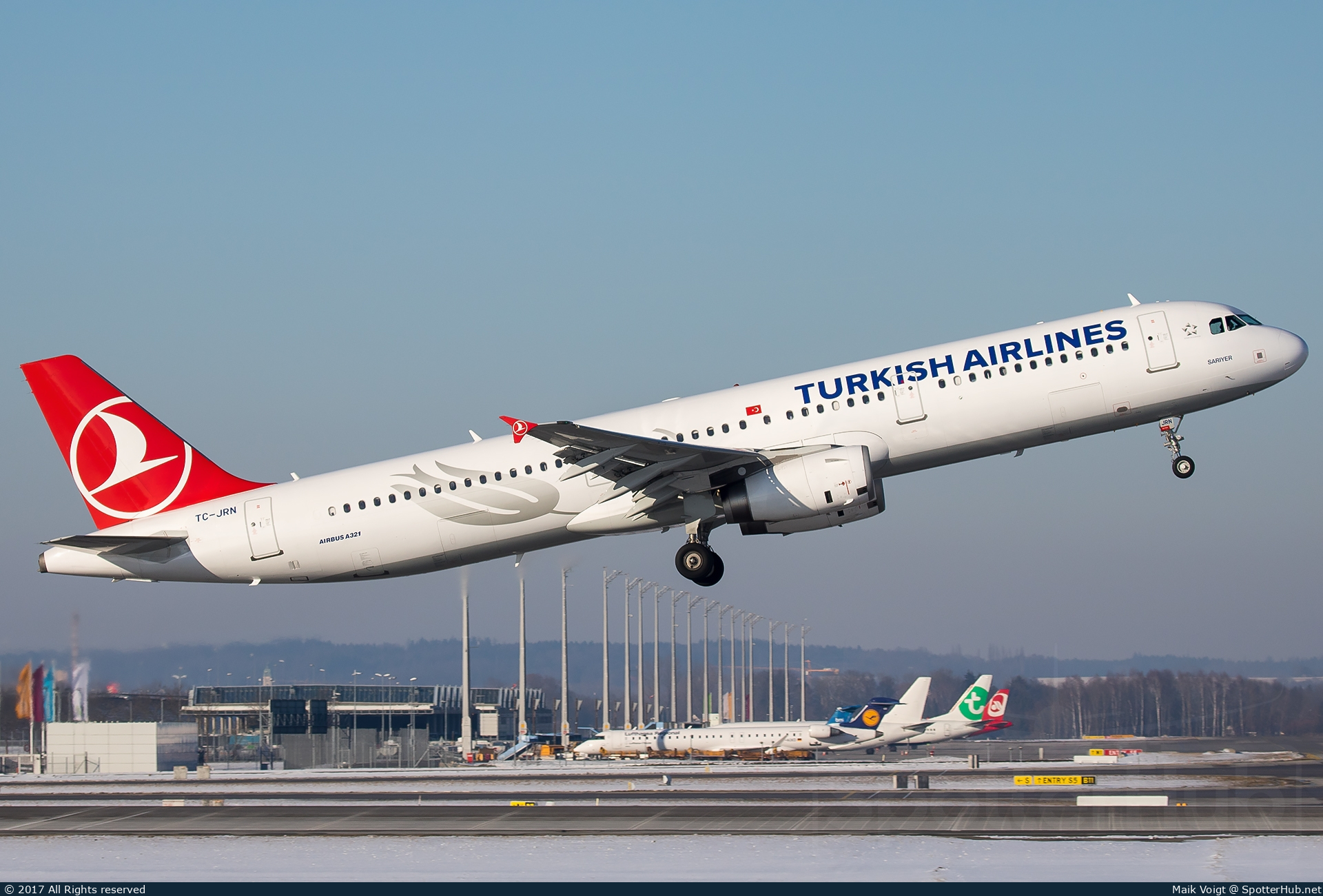 Photo of TC-JRN - Airbus A321-231 operated by Turkish Airlines