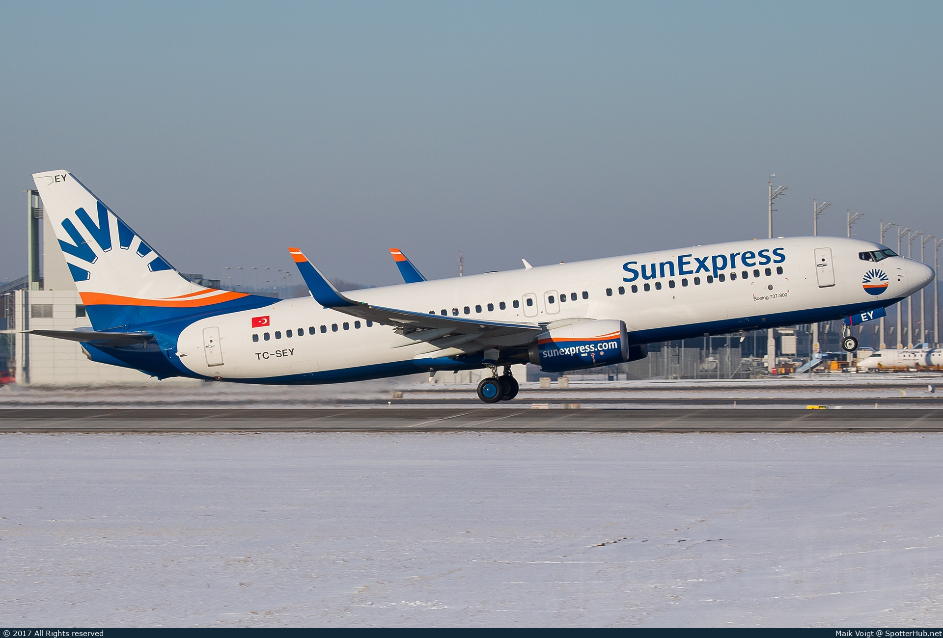 Photo of TC-SEY - Boeing 737-8HC operated by SunExpress