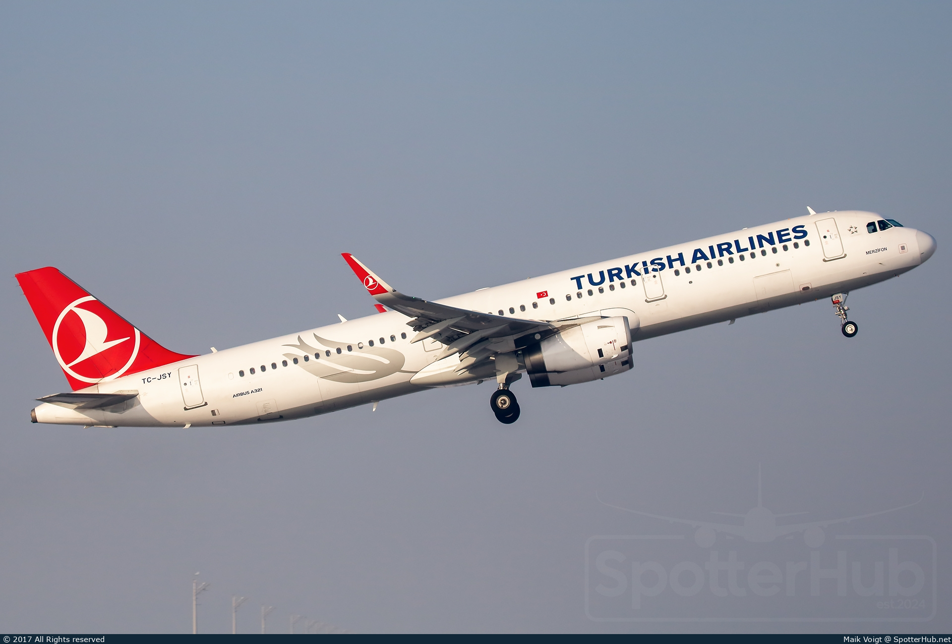 Photo of TC-JSY - Airbus A321-231 operated by Turkish Airlines