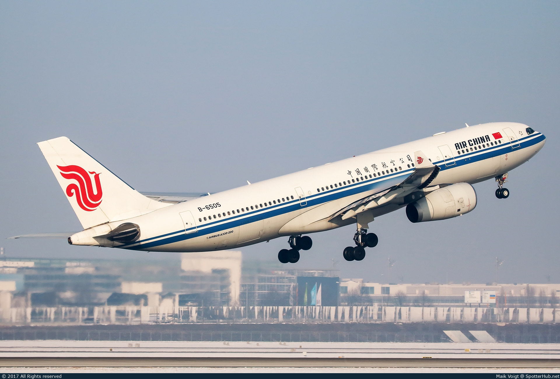 Photo of B-6505 - Airbus A330-243 operated by Air China