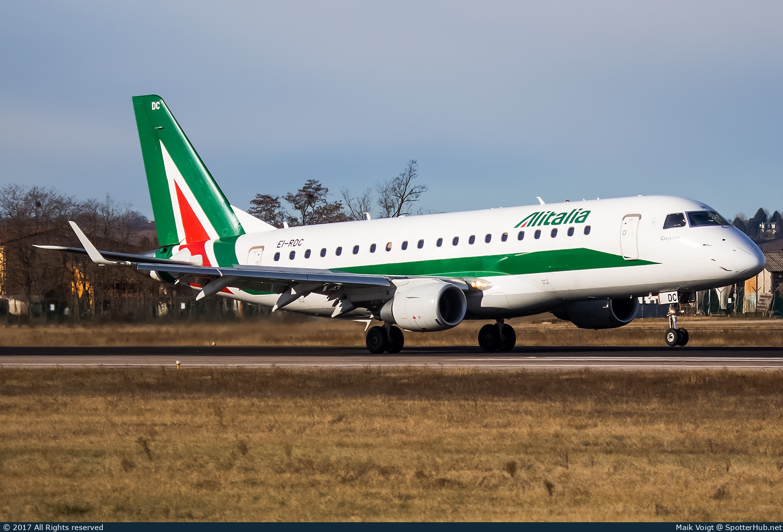 Photo of EI-RDC - Embraer ERJ-175STD operated by Alitalia CityLiner