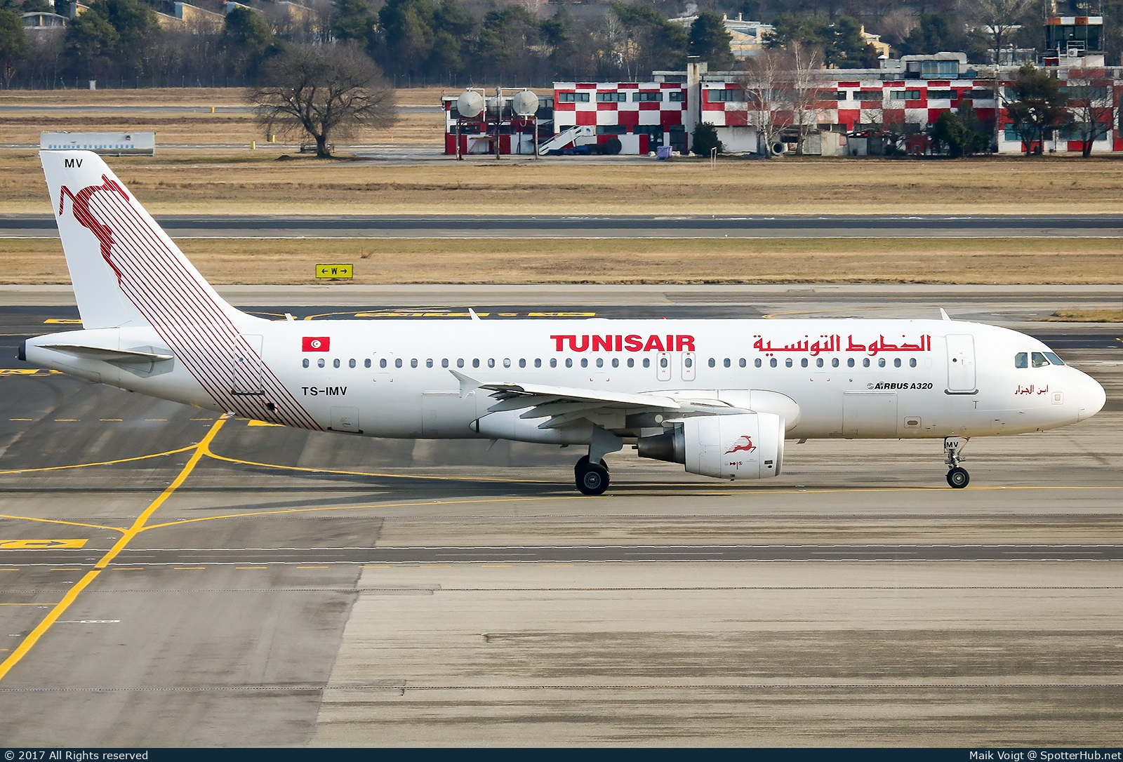Photo of TS-IMV - Airbus A320-214 operated by Tunisair