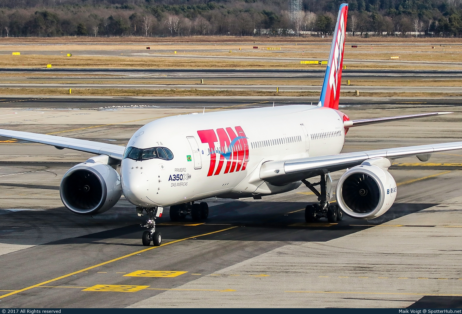Photo of PR-XTA - Airbus A350-941 operated by TAM Linhas Aéreas