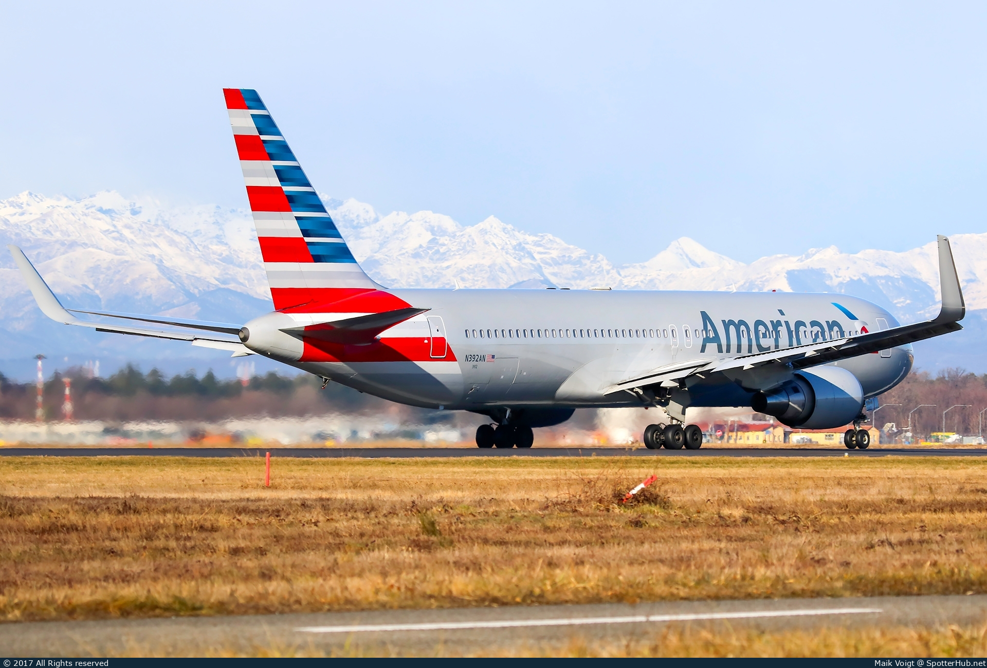 Photo of N392AN - Boeing 767-323(ER) operated by American Airlines