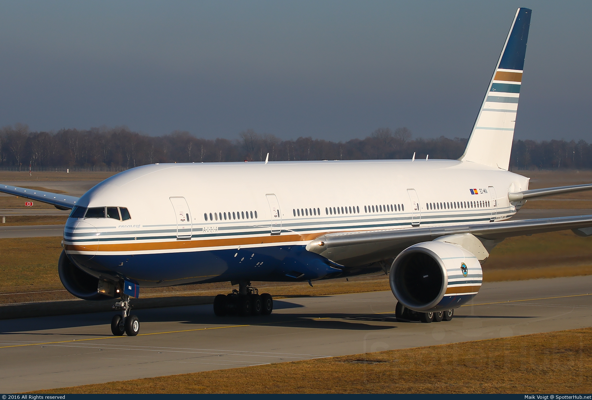 Photo of EC-MIA - Boeing 777-28E(ER) operated by Privilege Style