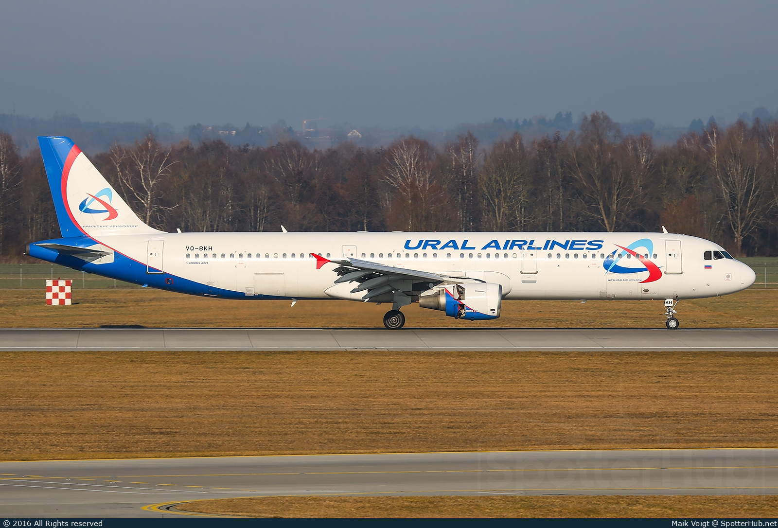 Photo of VQ-BKH - Airbus A321-211 operated by Ural Airlines