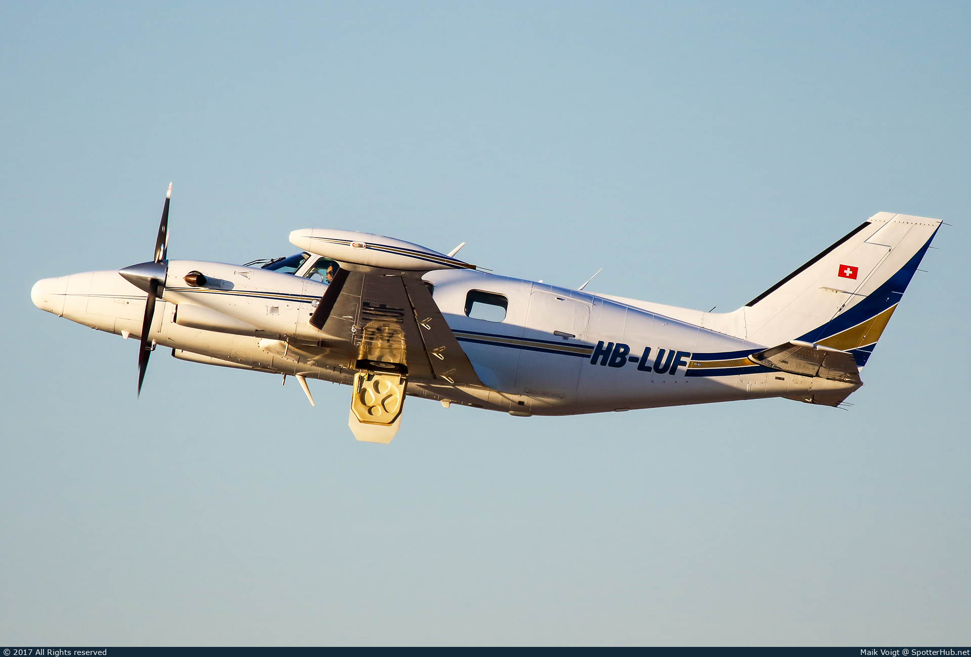 Photo of HB-LUF - Piper PA-31T Cheyenne II operated by Private