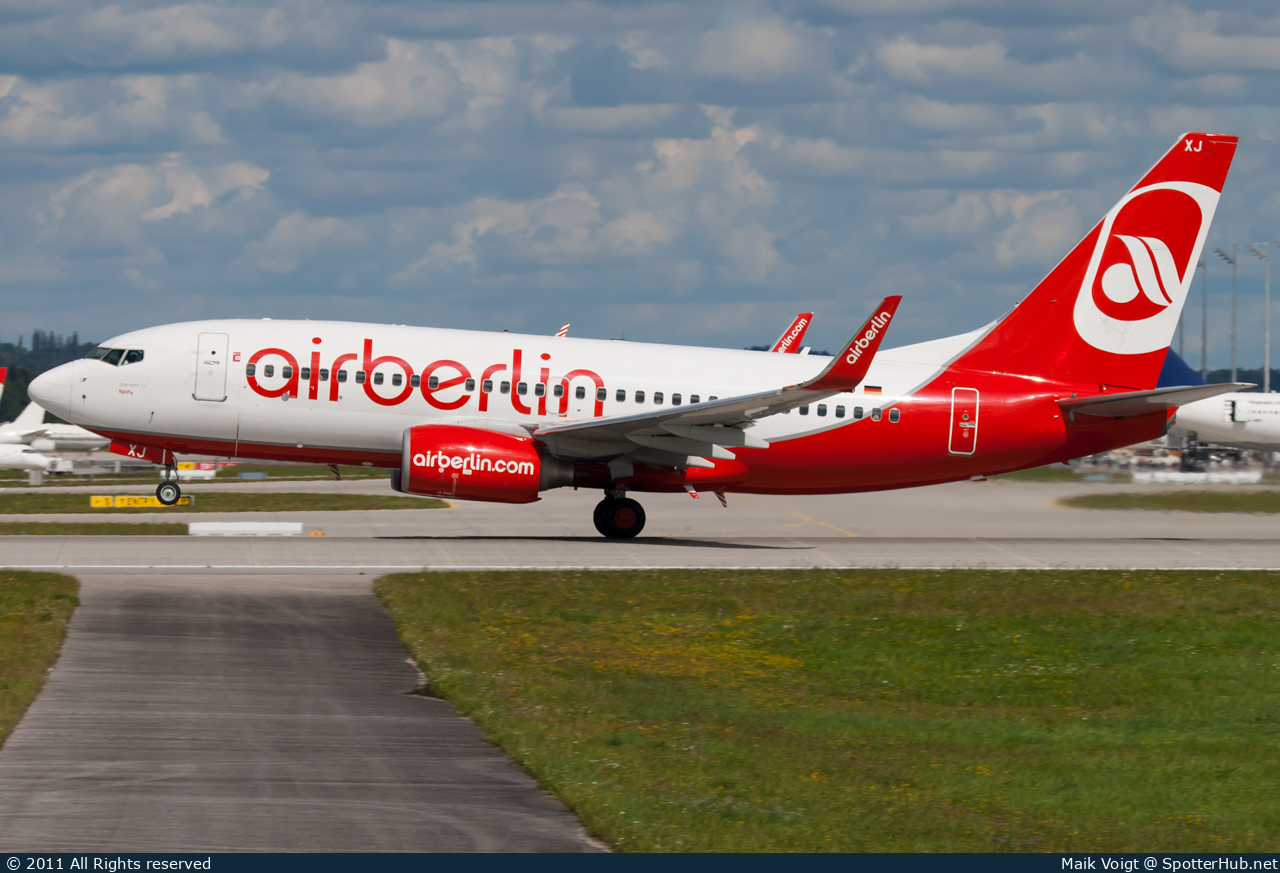 Photo of D-AHXJ - Boeing 737-7K5 operated by Air Berlin (opb TUIfly)