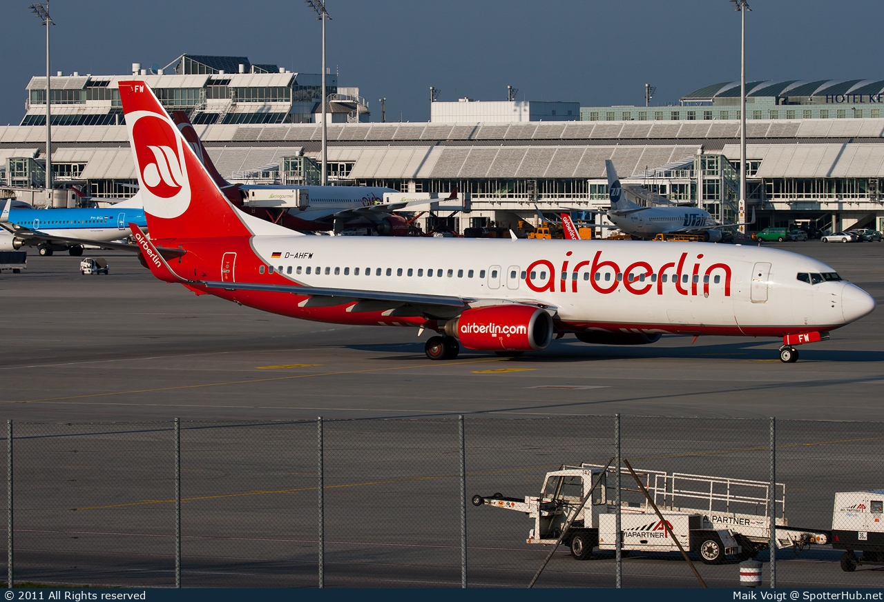 Photo of D-AHFW - Boeing 737-8K5 operated by Air Berlin (opb TUIfly)
