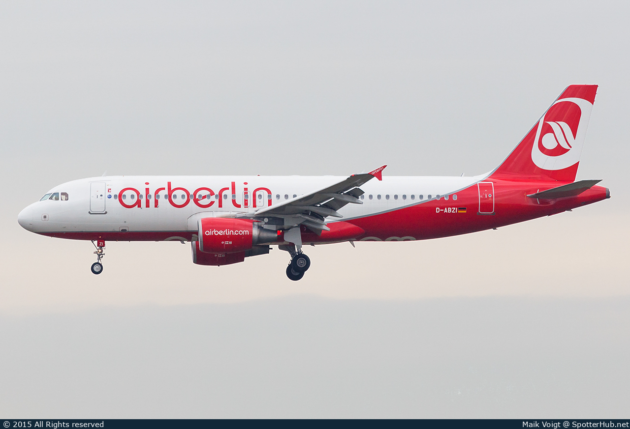 Photo of D-ABZI - Airbus A320-216 operated by Air Berlin