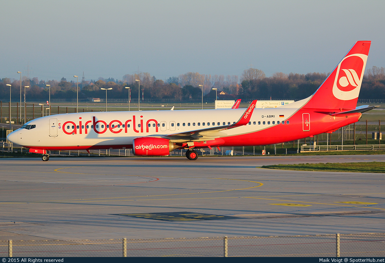 Photo of D-ABMI - Boeing 737-86J operated by Air Berlin