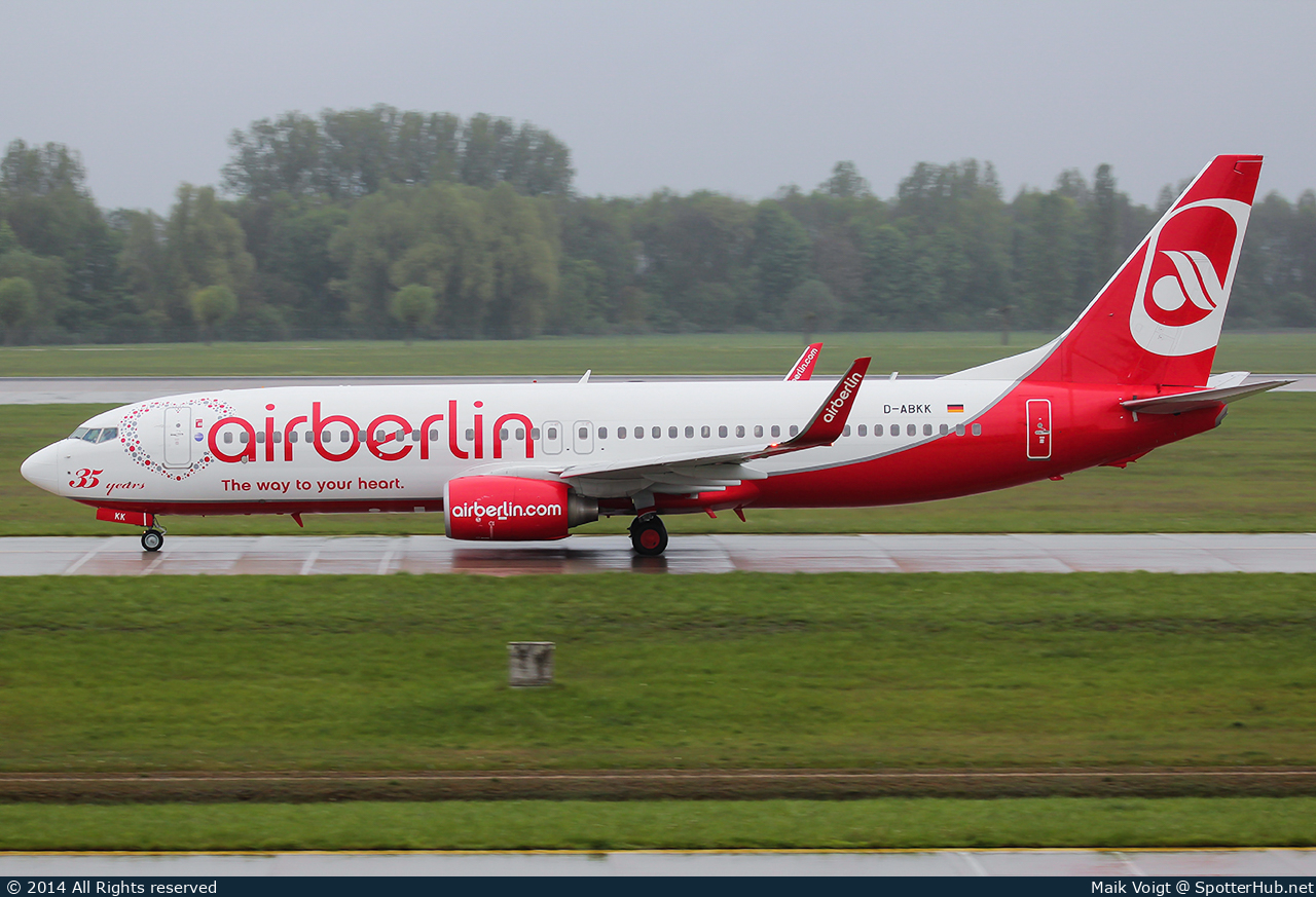 Photo of D-ABKK - Boeing 737-86J operated by Air Berlin