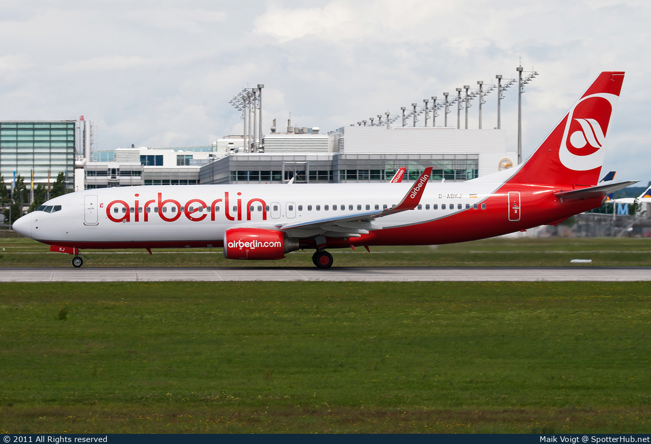 Photo of D-ABKJ - Boeing 737-86J operated by Air Berlin