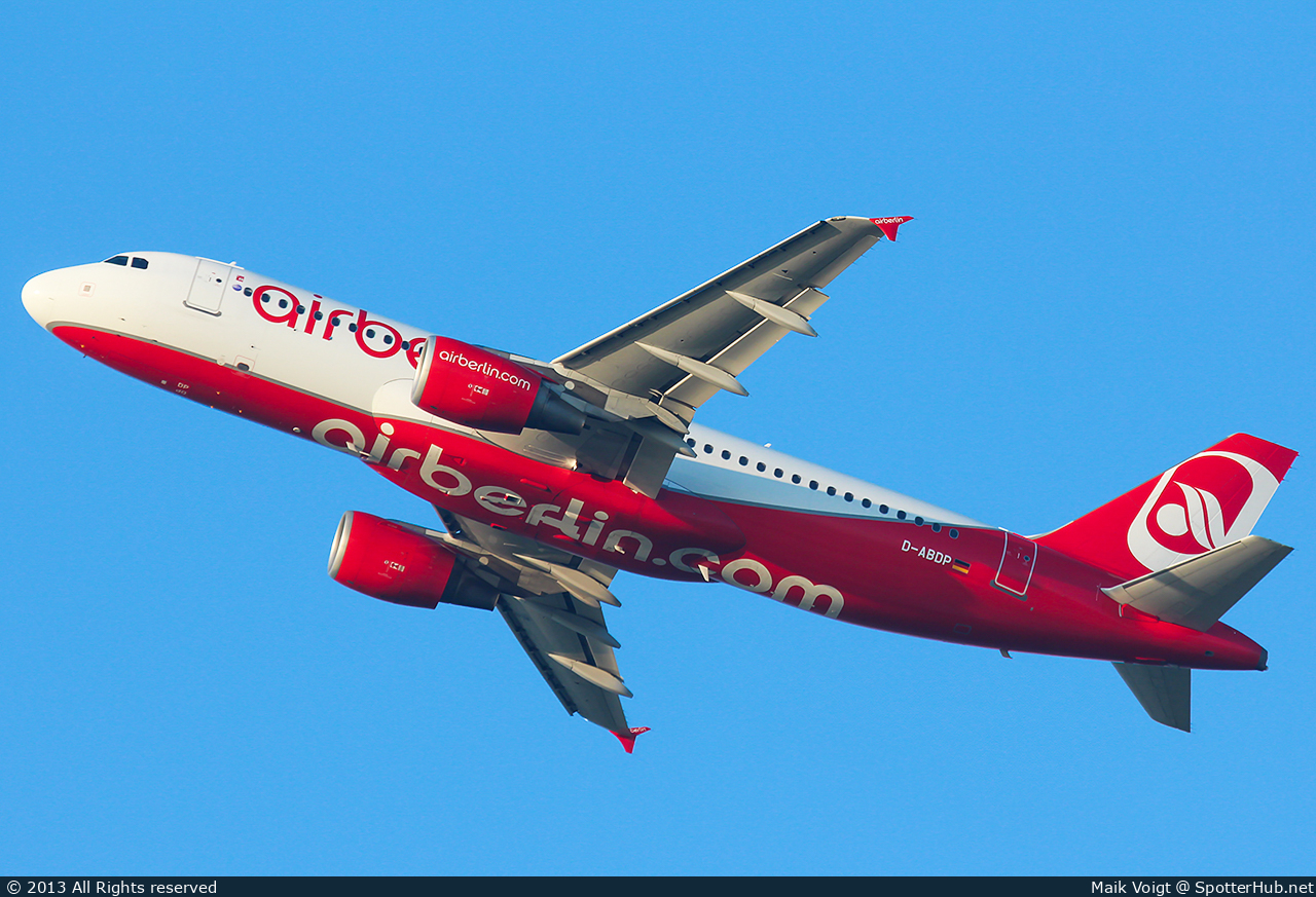 Photo of D-ABDP - Airbus A320-214 operated by Air Berlin