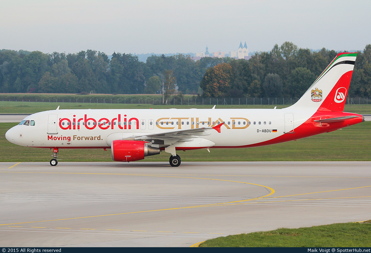 Photo of D-ABDU - Airbus A320-214 operated by Air Berlin