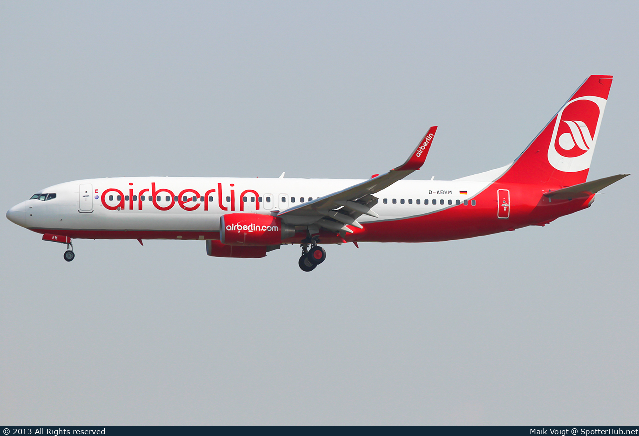 Photo of D-ABKM - Boeing 737-86J operated by Air Berlin
