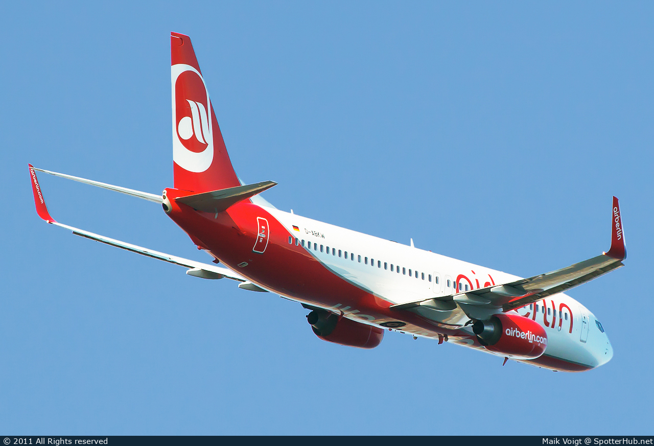 Photo of D-ABKW - Boeing 737-86J operated by Air Berlin