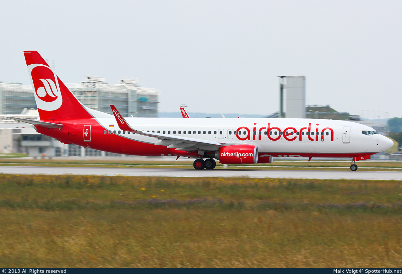 Photo of D-ABML - Boeing 737-86J operated by Air Berlin