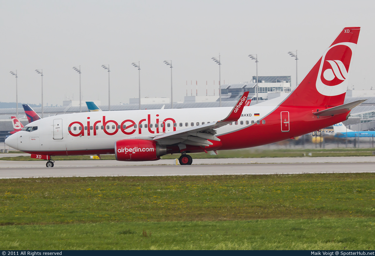 Photo of D-AHXD - Boeing 737-7K5 operated by Air Berlin (opb TUIfly)