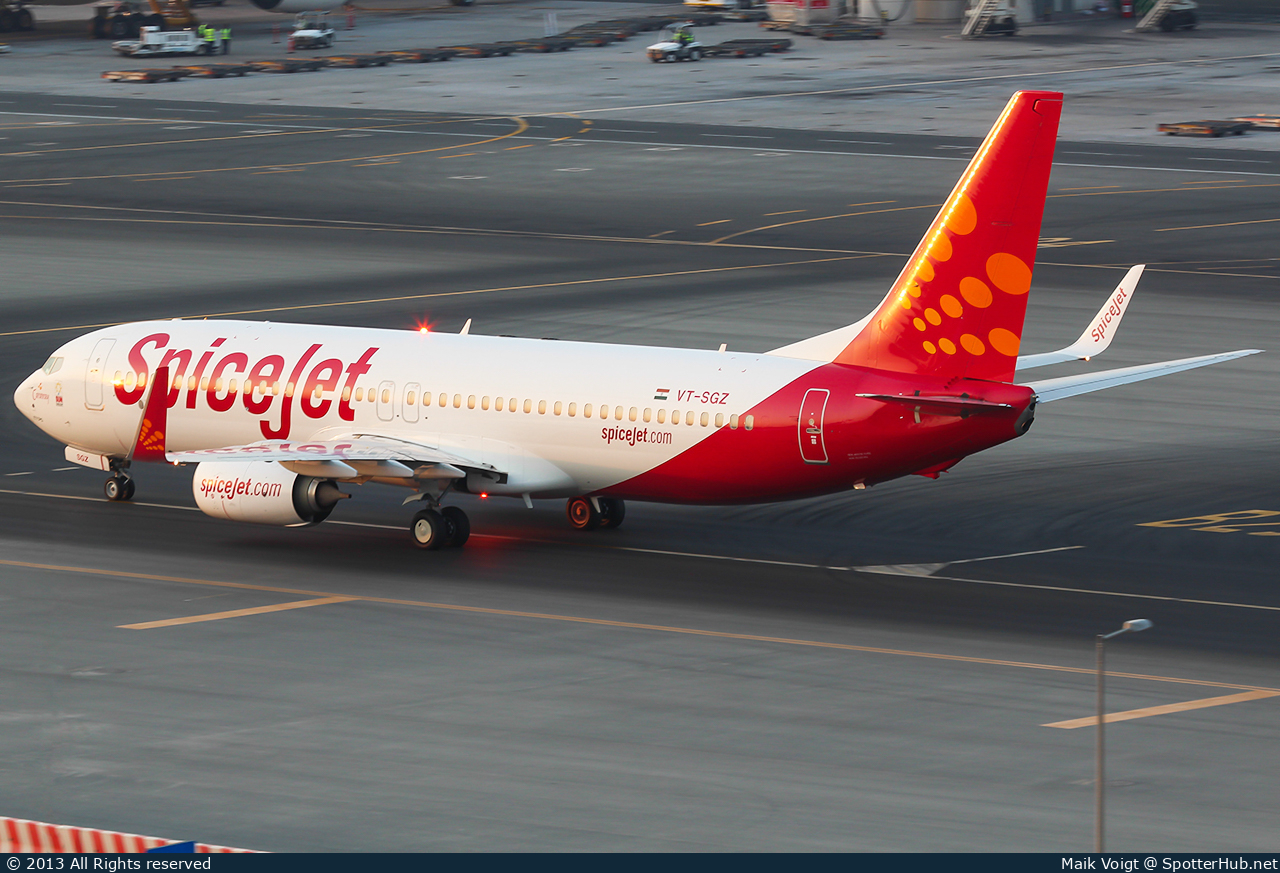 Photo of VT-SGZ - Boeing 737-8GJ operated by SpiceJet