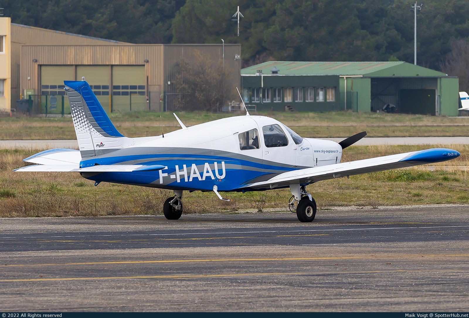 Photo of F-HAAU - Piper PA-28-140 Cherokee operated by Sky Explorer