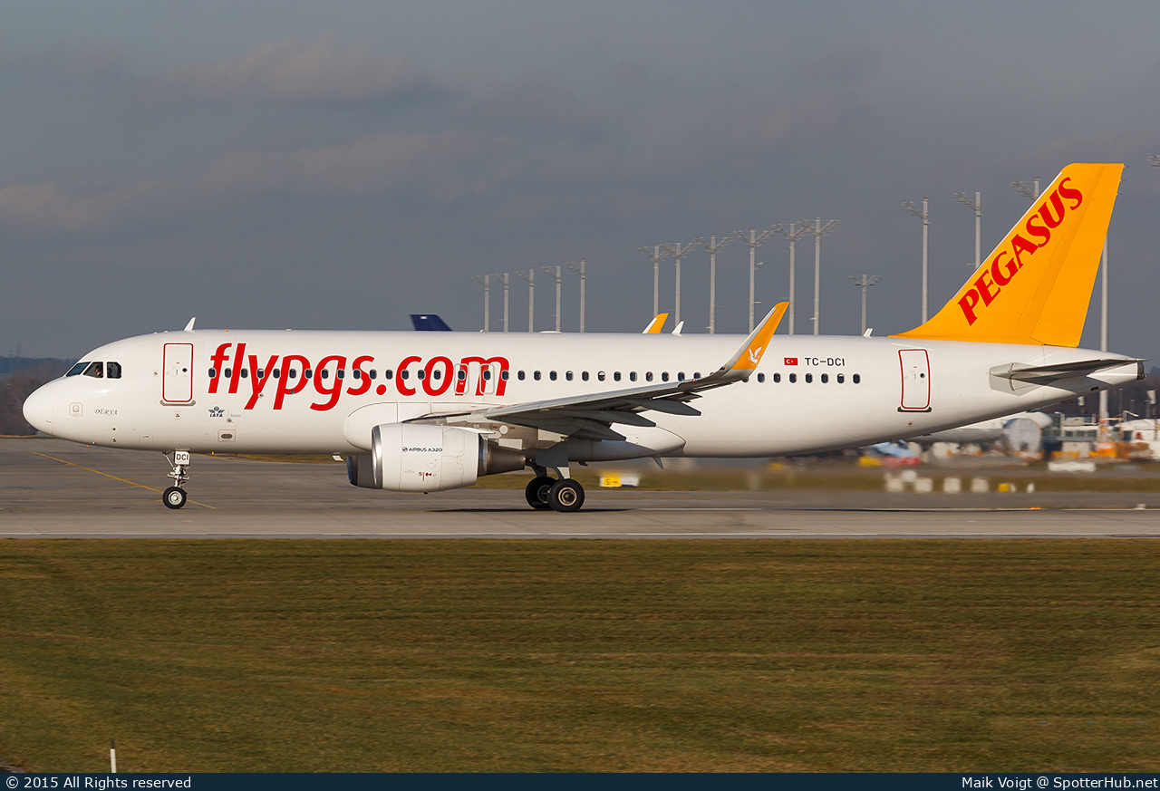 Photo of TC-DCI - Airbus A320-216 operated by Pegasus Airlines