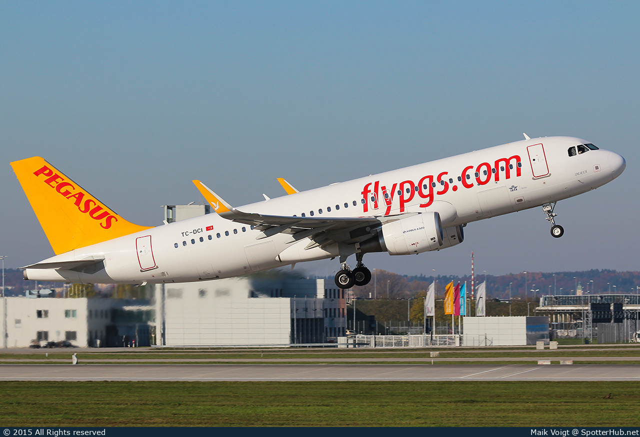 Photo of TC-DCI - Airbus A320-216 operated by Pegasus Airlines