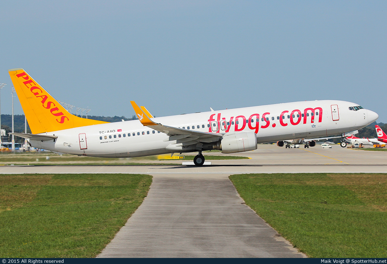 Photo of TC-AAO - Boeing 737-86N operated by Pegasus Airlines