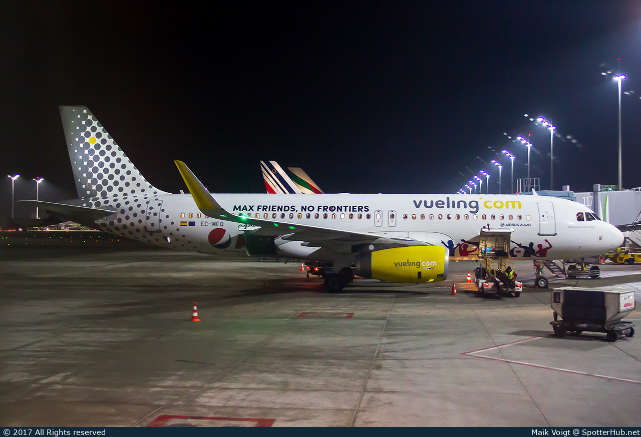 Photo of EC-MEQ - Airbus A320-232 operated by Vueling