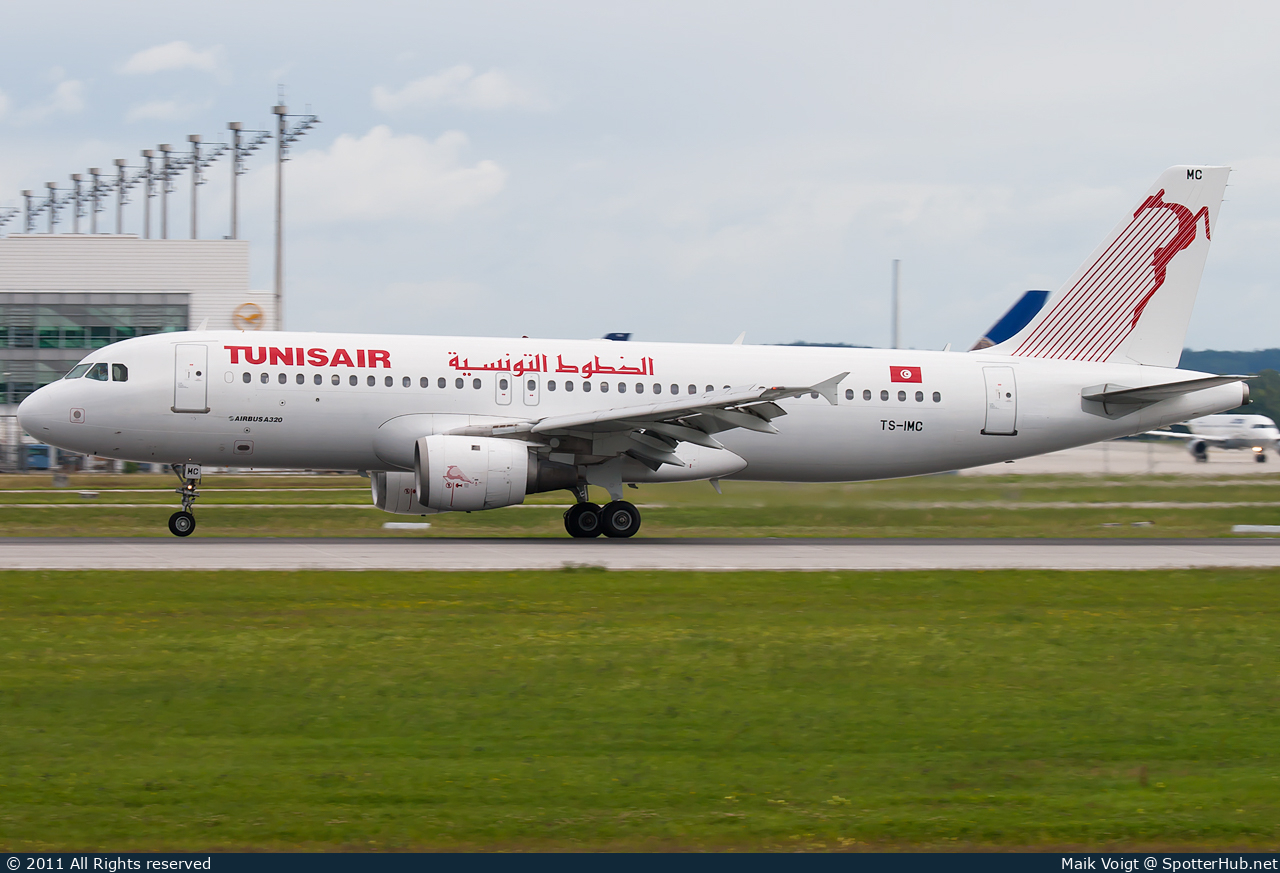 Photo of TS-IMC - Airbus A320-211 operated by Tunisair