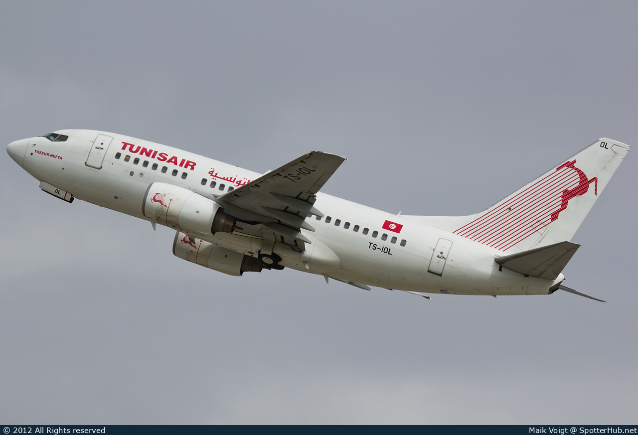Photo of TS-IOL - Boeing 737-6H3 operated by Tunisair