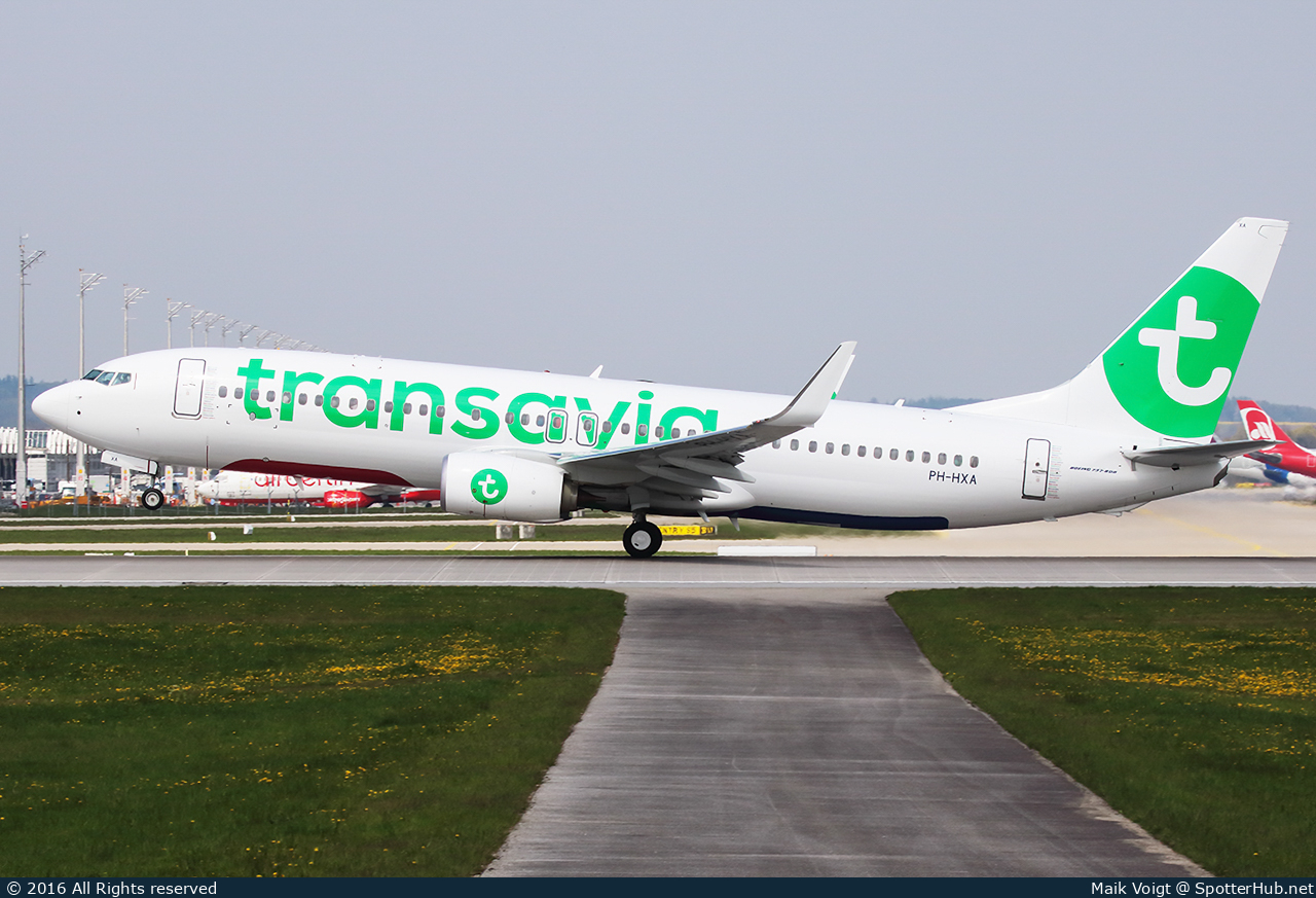 Photo of PH-HXA - Boeing 737-8K2 operated by Transavia