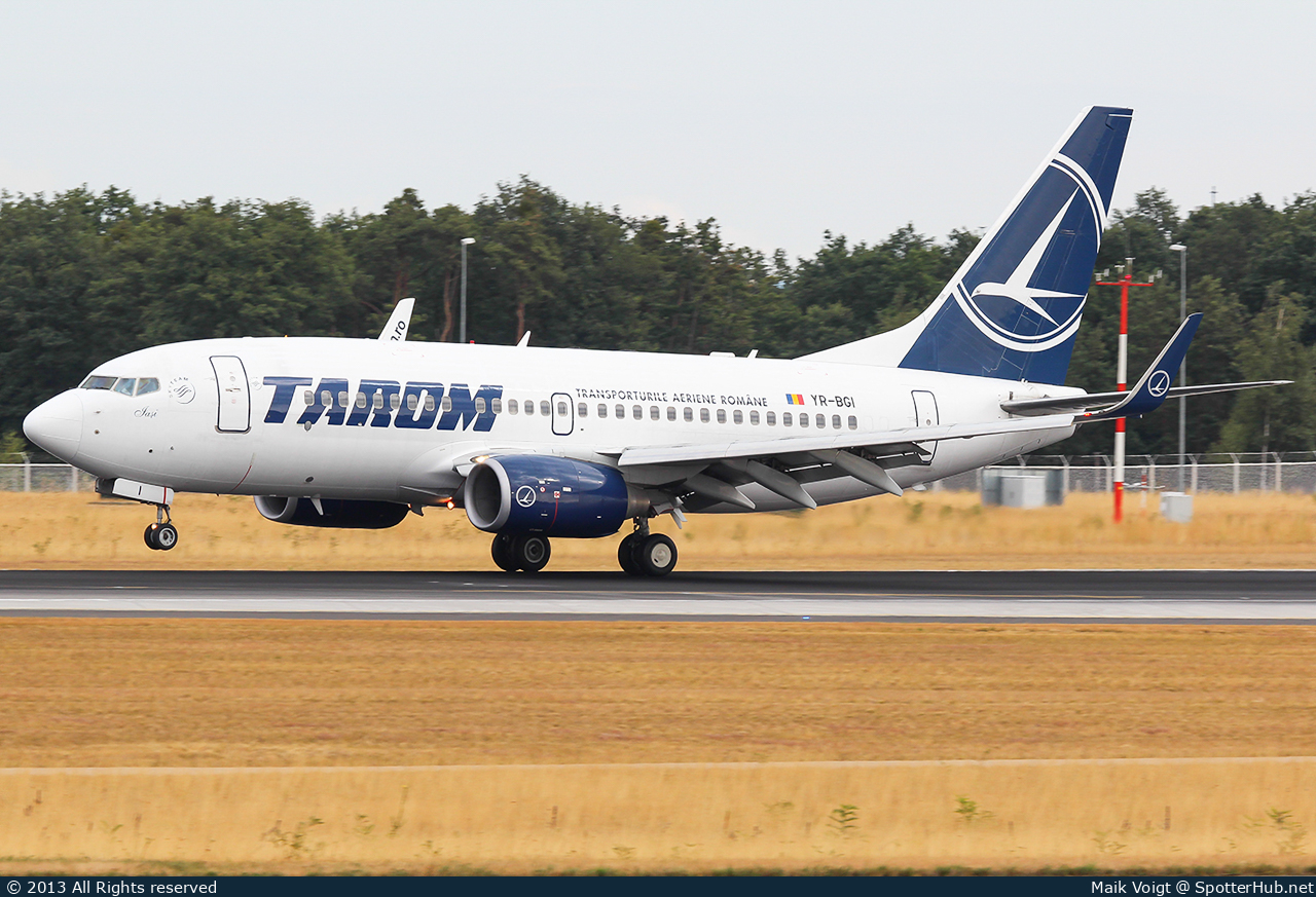 Photo of YR-BGI - Boeing 737-78J operated by Tarom - Romanian Air Transport