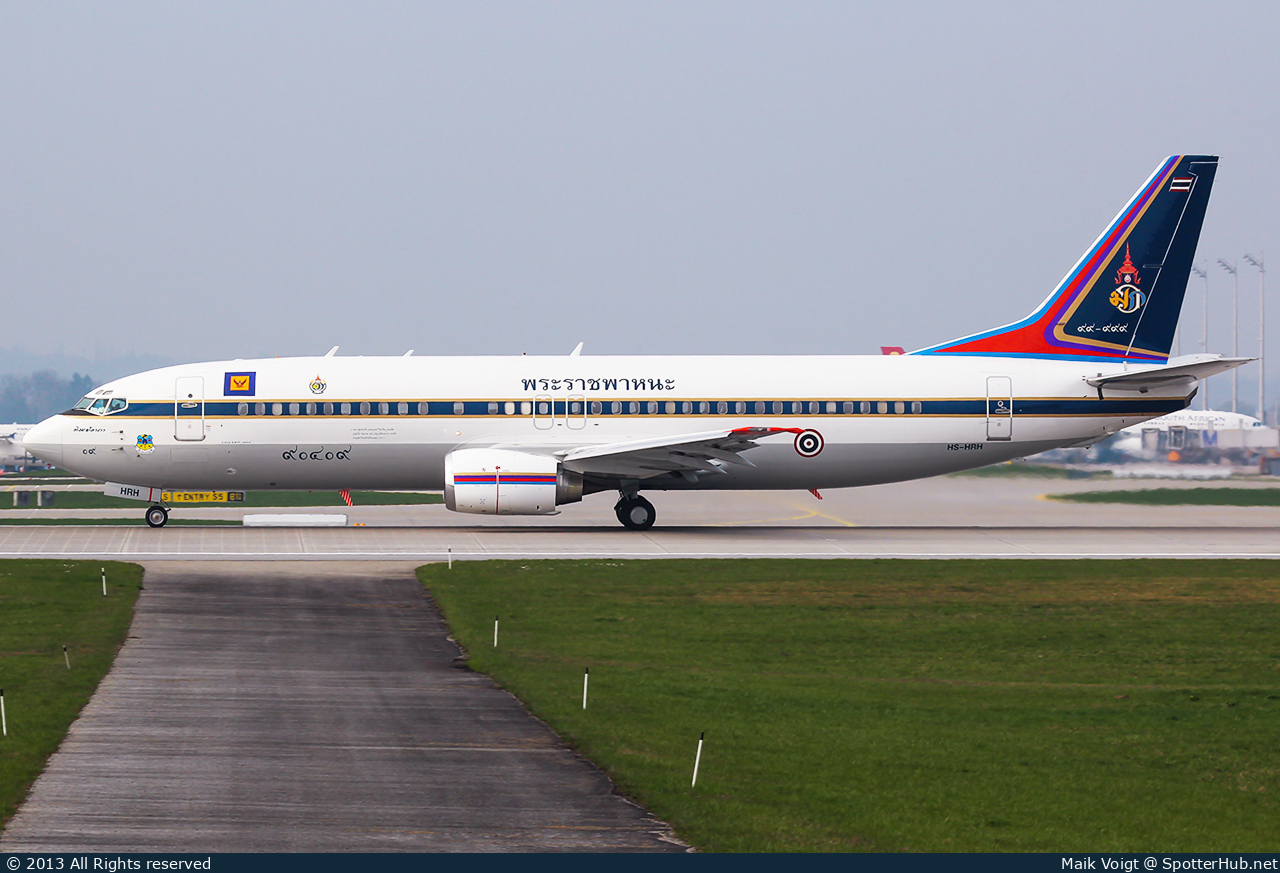 Photo of HS-HRH - Boeing 737-448 operated by Royal Thai Air Force