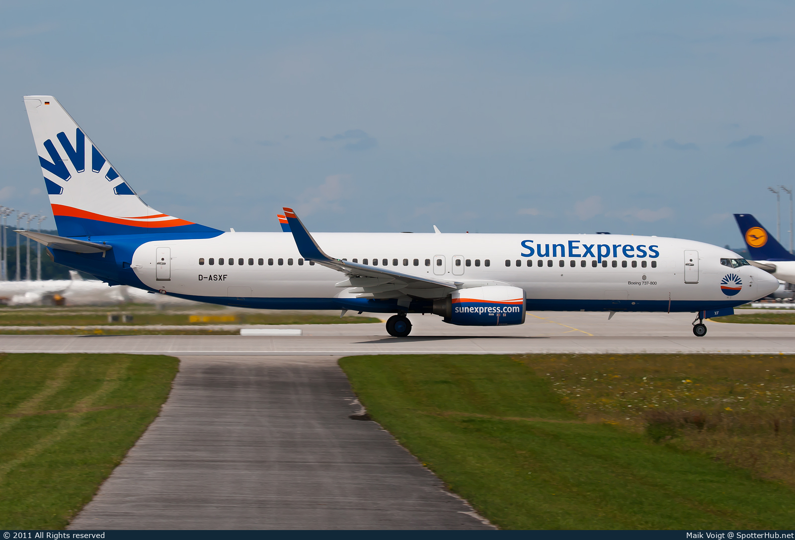 Photo of D-ASXF - Boeing 737-8AS operated by SunExpress Germany