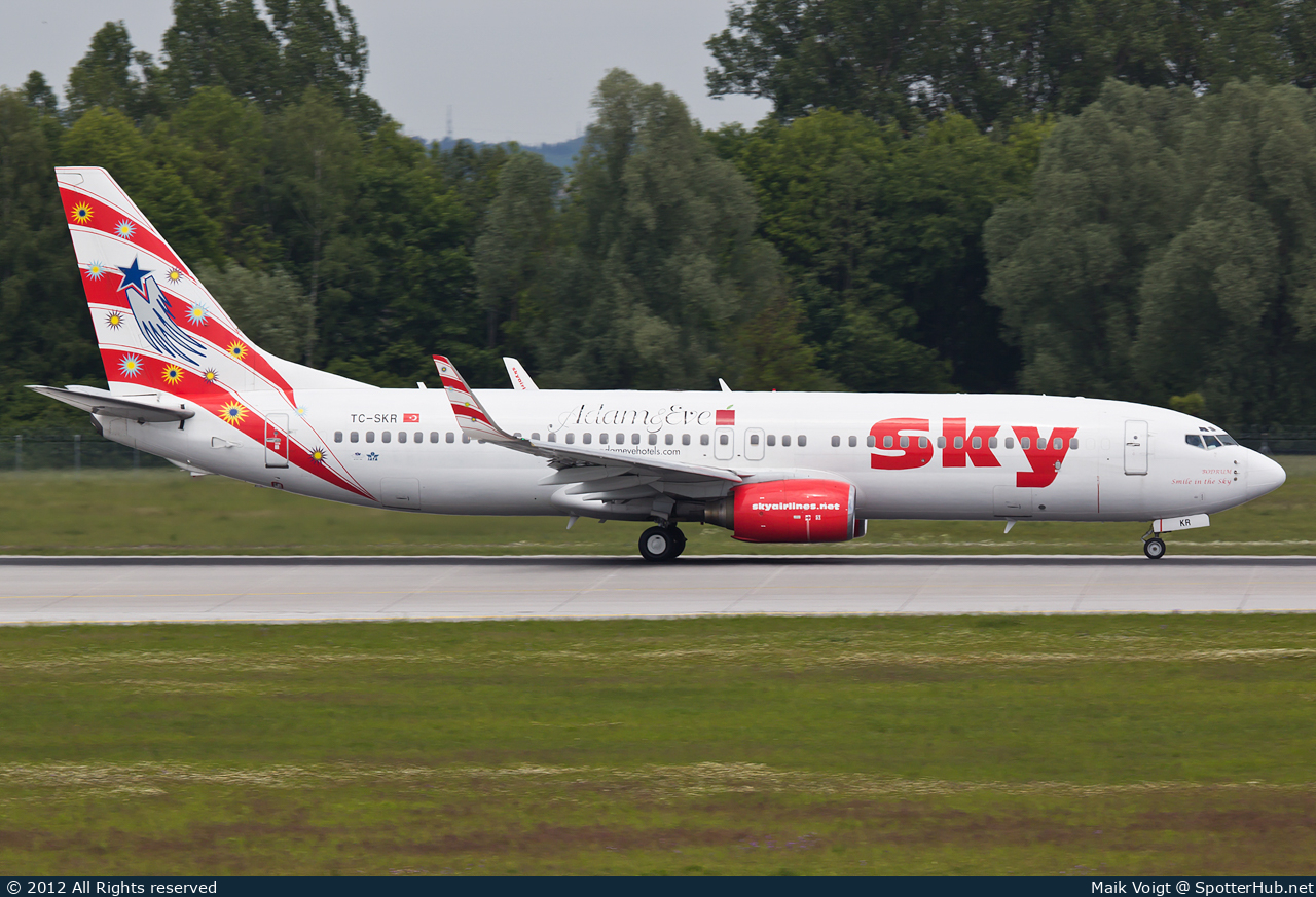Photo of TC-SKR - Boeing 737-83N operated by Sky Airlines