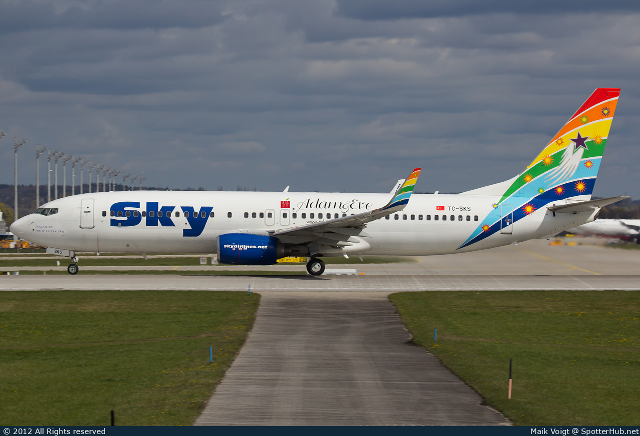 Photo of TC-SKS - Boeing 737-83N operated by Sky Airlines