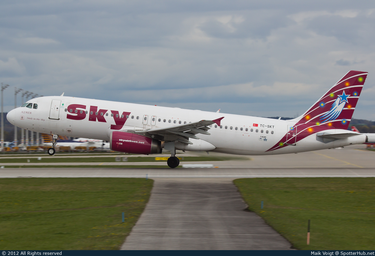Photo of TC-SKT - Airbus A320-232 operated by Sky Airlines