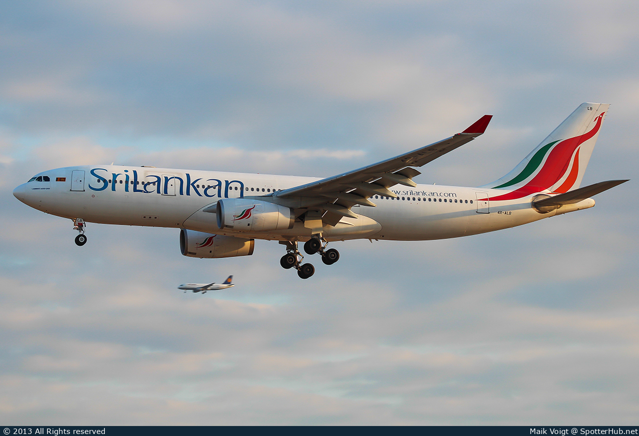 Photo of 4R-ALB - Airbus A330-243 operated by SriLankan Airlines
