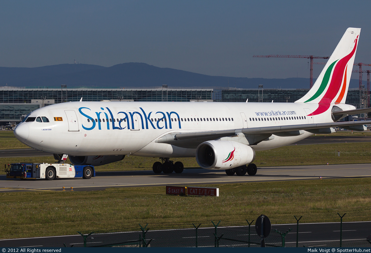 Photo of 4R-ALD - Airbus A330-243 operated by SriLankan Airlines