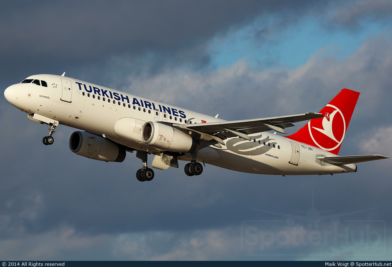 Photo of TC-JBI - Airbus A320-232 operated by Turkish Airlines