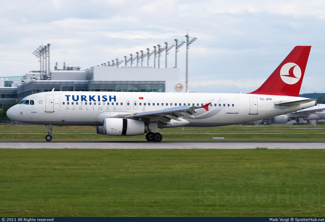 Photo of TC-JPK - Airbus A320-232 operated by Turkish Airlines
