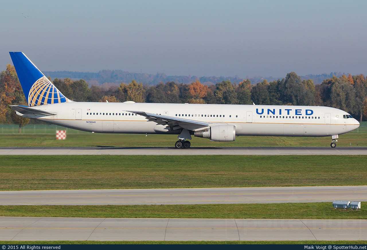 Photo of N78060 - Boeing 767-424(ER) operated by United Airlines