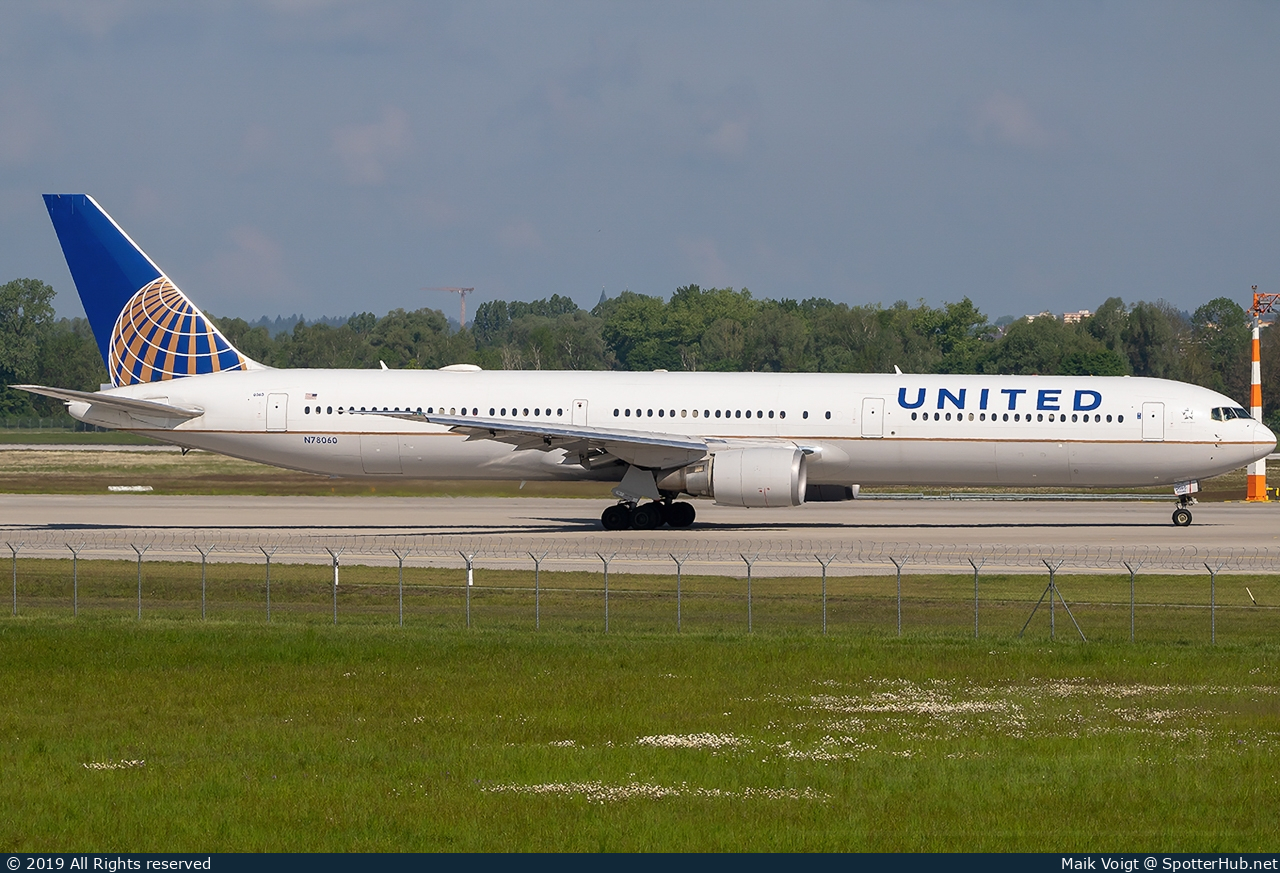Photo of N78060 - Boeing 767-424(ER) operated by United Airlines