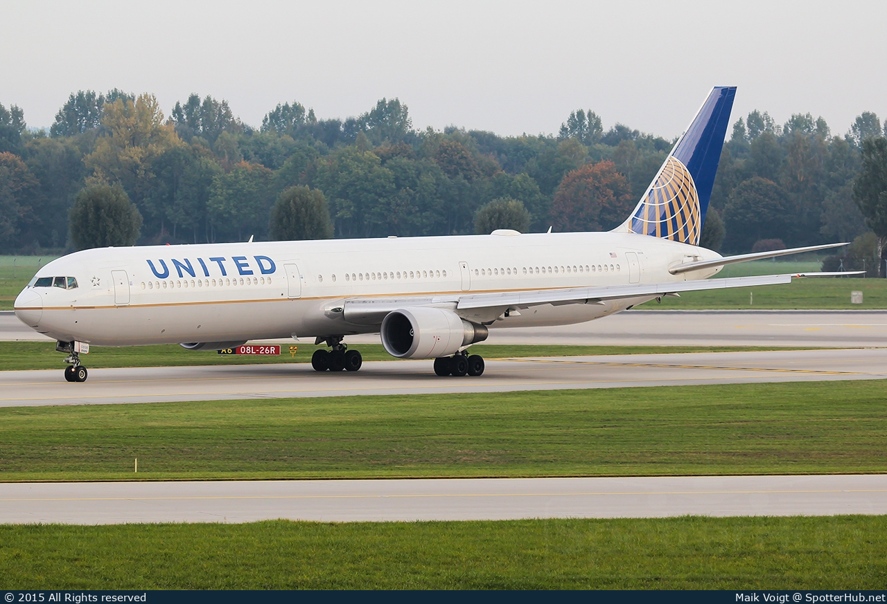Photo of N67058 - Boeing 767-424(ER) operated by United Airlines